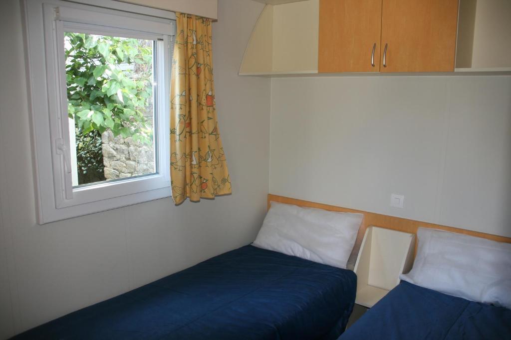 Camping De La Baie Hotell La Trinité-sur-Mer Rum bild