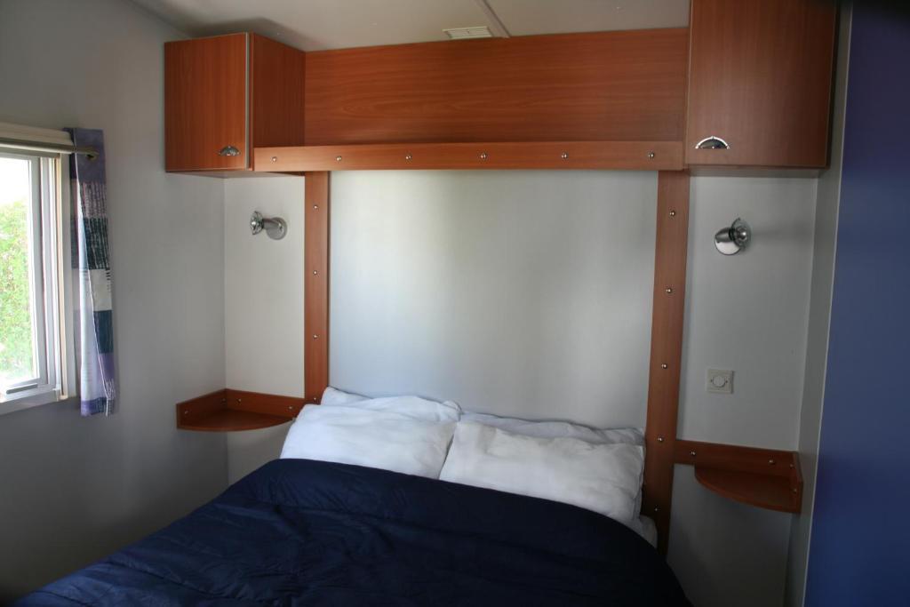 Camping De La Baie Hotell La Trinité-sur-Mer Rum bild